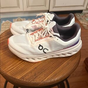 On Cloudsurfer Next running sneakers size 9 like new